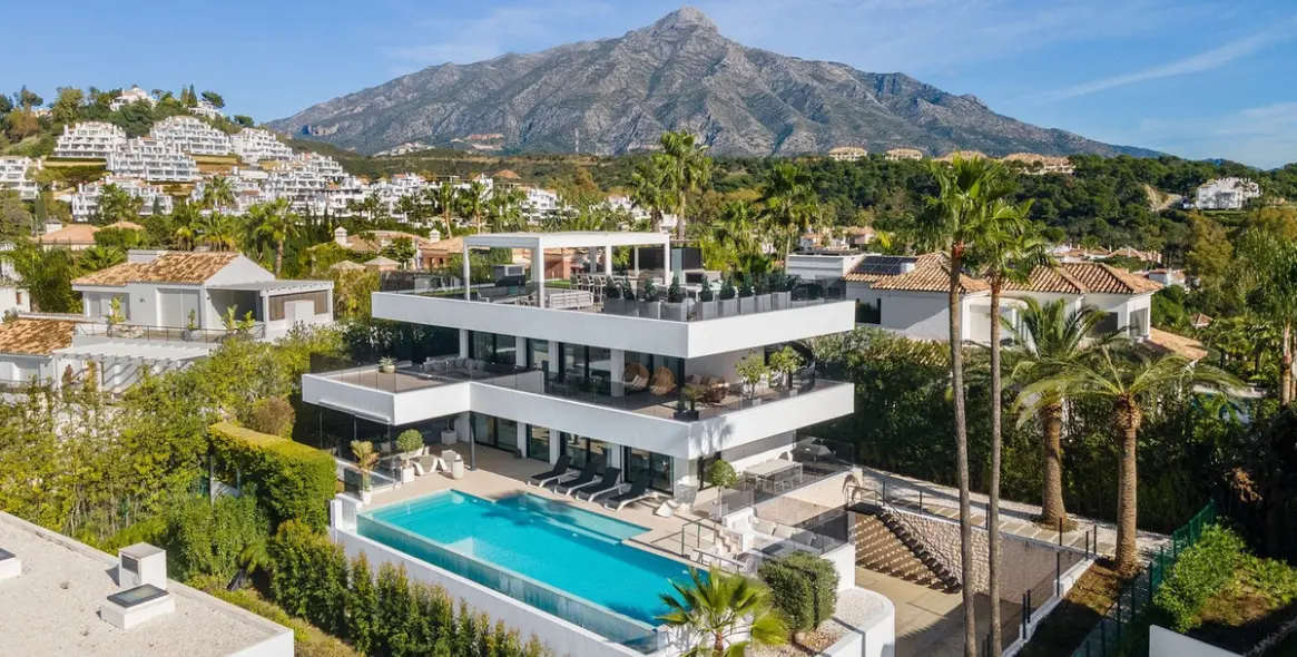 Venta de villa independiente en Marbella 2