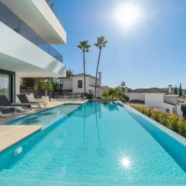 Venta de villa independiente en Marbella