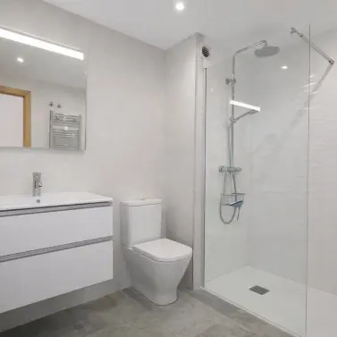 Sale of middle floor apartment in Carvajal