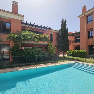 Sale of middle floor apartment in Marbesa