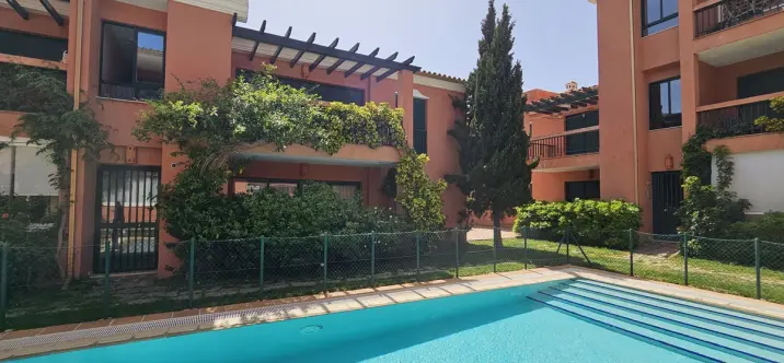 Sale of middle floor apartment in Marbesa 0