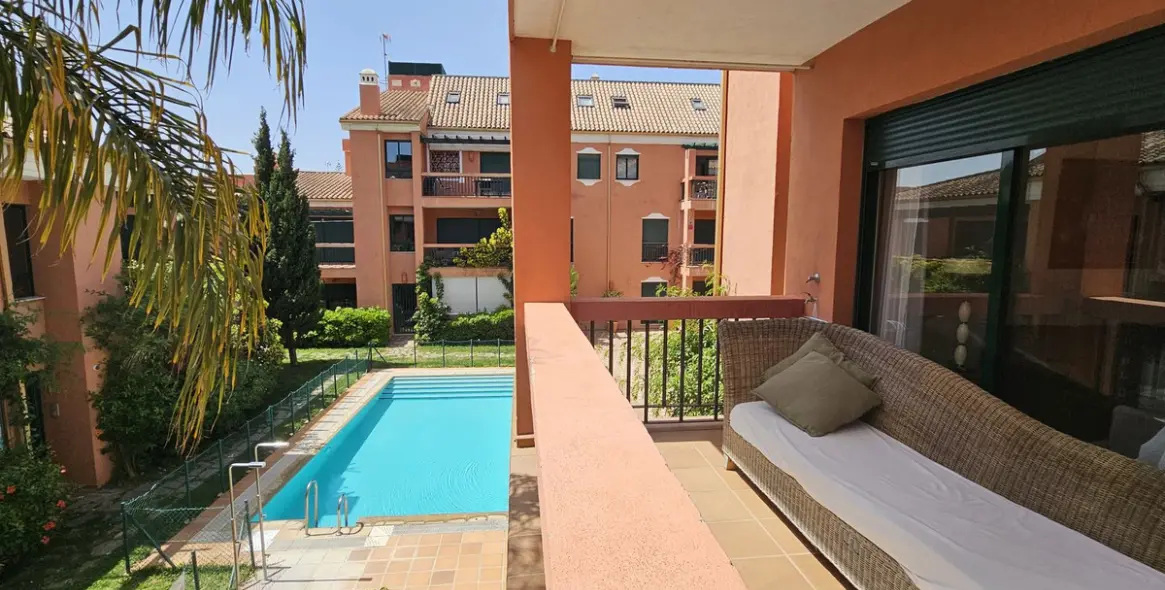 Sale of middle floor apartment in Marbesa 2