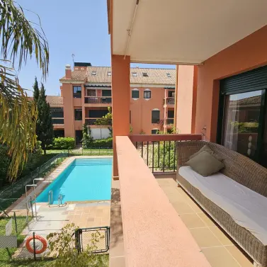 Sale of middle floor apartment in Marbesa