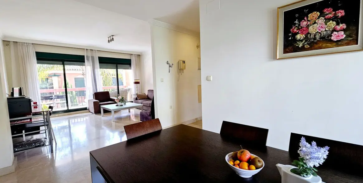 Sale of middle floor apartment in Marbesa 4