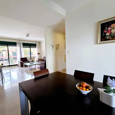 Sale of middle floor apartment in Marbesa