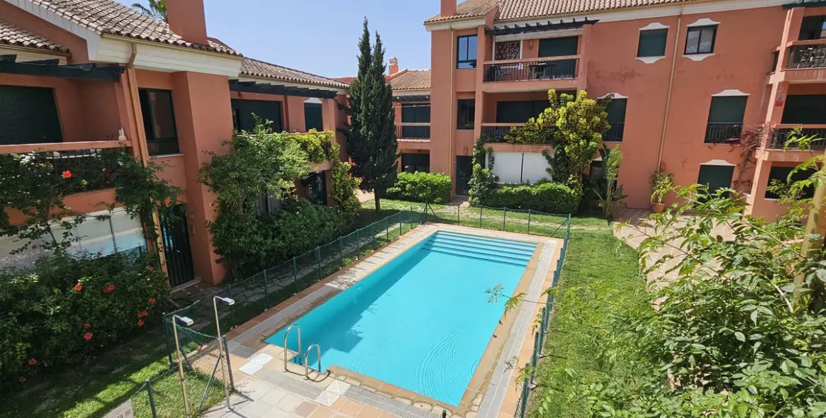 Sale of middle floor apartment in Marbesa 6