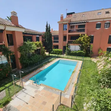 Sale of middle floor apartment in Marbesa