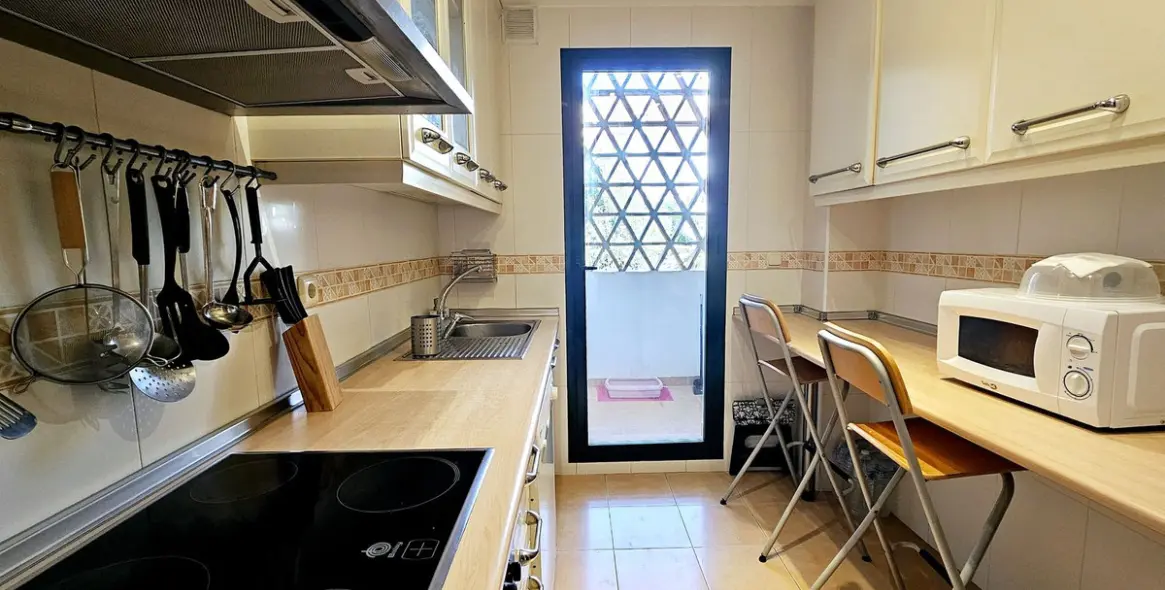 Sale of middle floor apartment in Marbesa 9