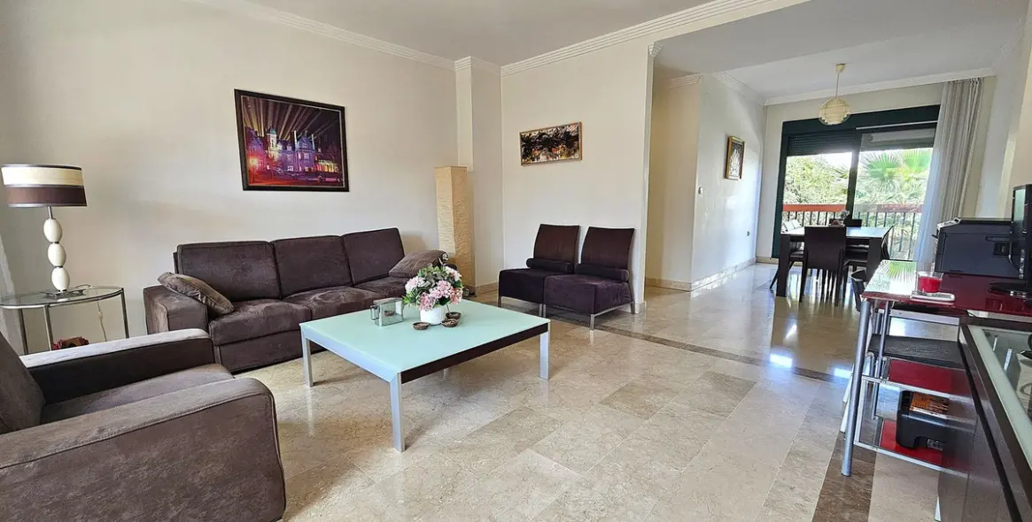 Sale of middle floor apartment in Marbesa 11