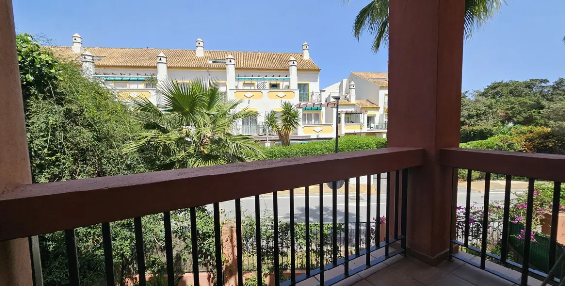 Sale of middle floor apartment in Marbesa 14