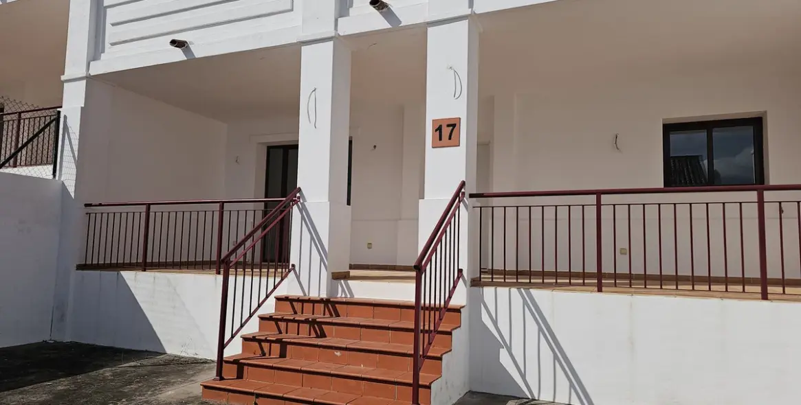 Sale of townhouse in Doña Julia 3