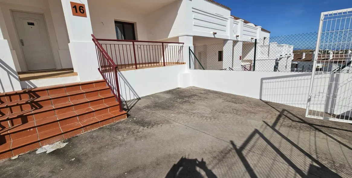 Sale of townhouse in Doña Julia 2