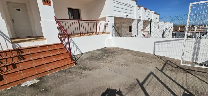 Venta de adosado en Doña Julia 1