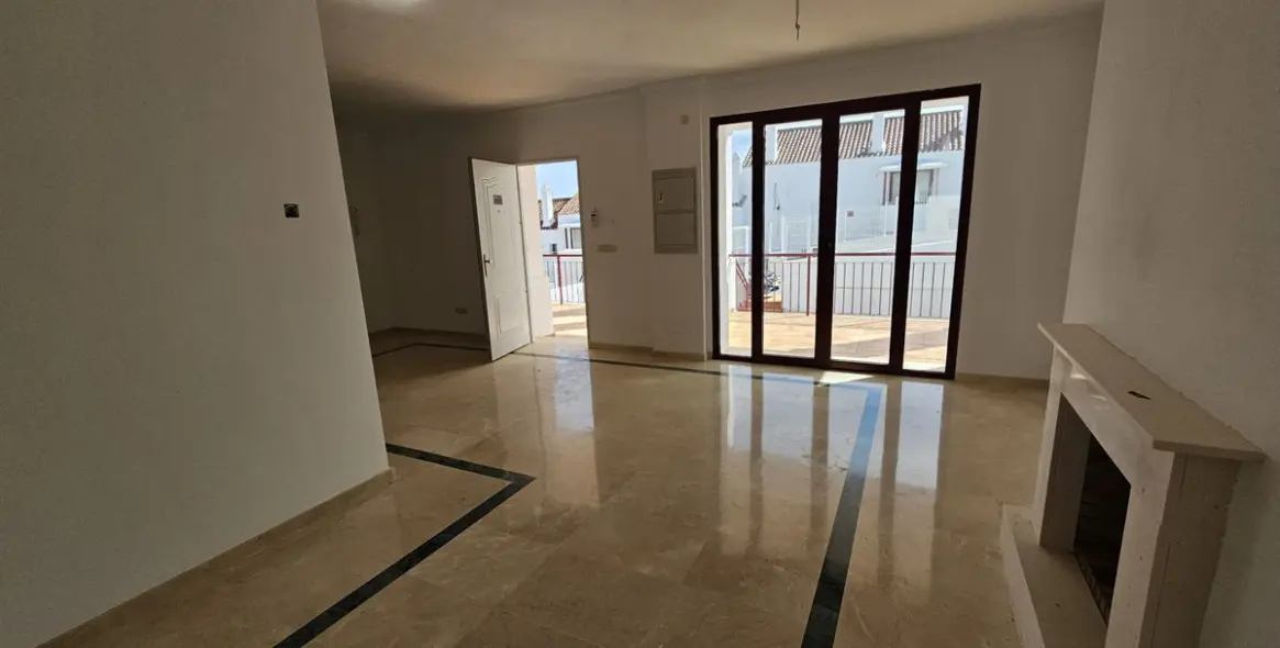 Sale of townhouse in Doña Julia 9