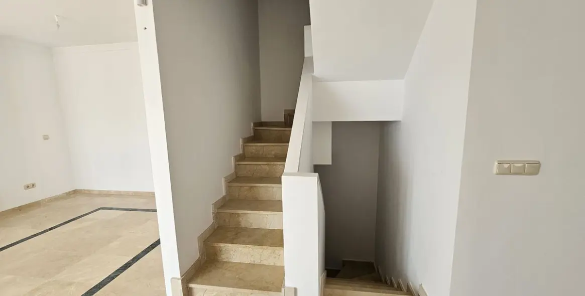 Sale of townhouse in Doña Julia 17