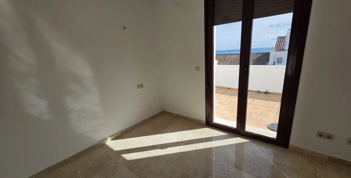 Sale of townhouse in Doña Julia 19