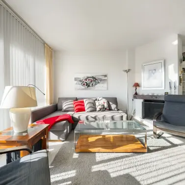 Продажа апартаментов на среднем этаже в Calahonda