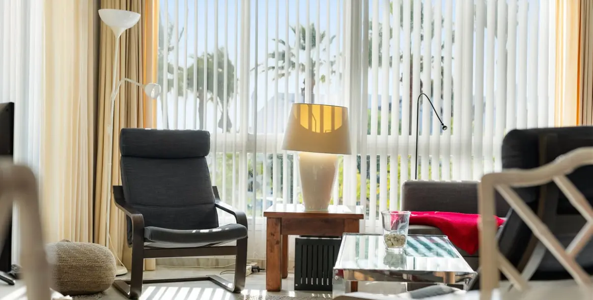 Venta de apartamento en planta media en Calahonda 3