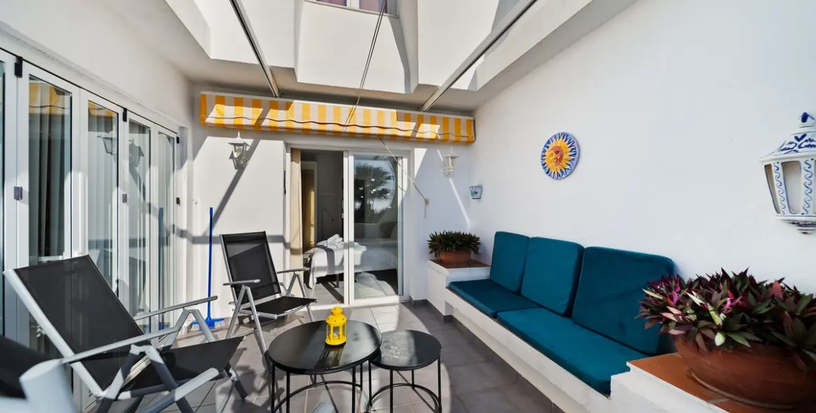 Venta de apartamento en planta media en Calahonda 9