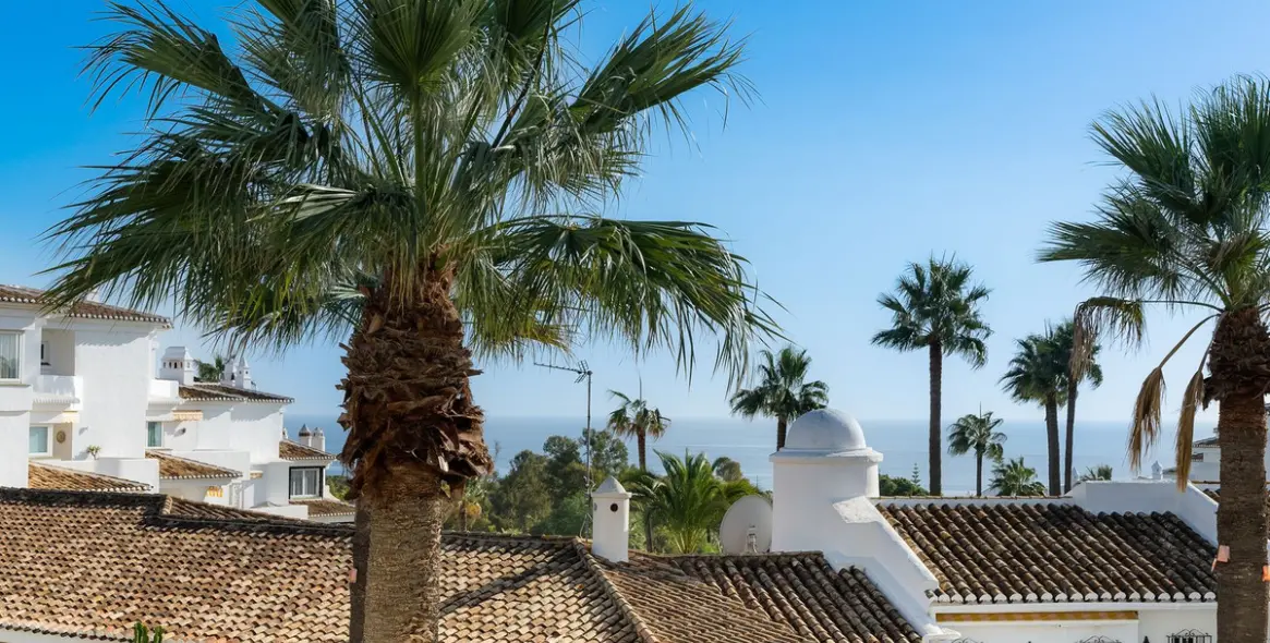 Venta de apartamento en planta media en Calahonda 10