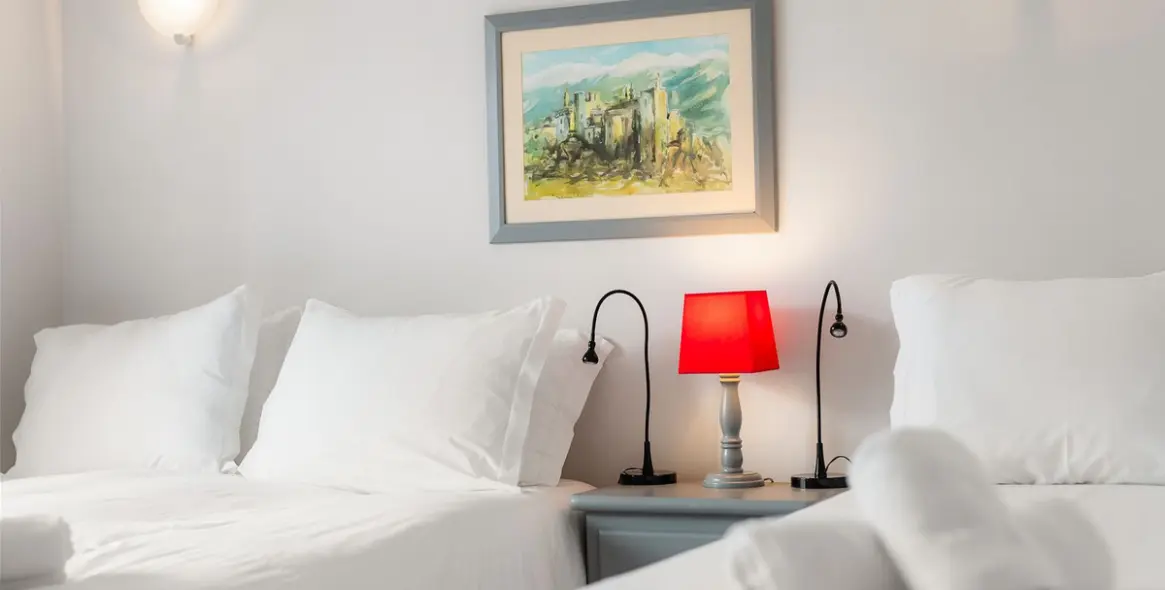 Venta de apartamento en planta media en Calahonda 23