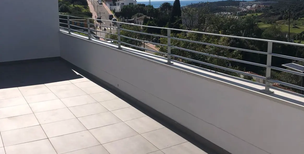 Продажа апартаментов на среднем этаже в Estepona 3