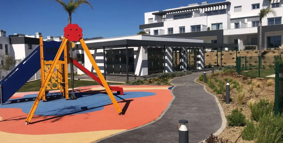 Продажа апартаментов на среднем этаже в Estepona 35