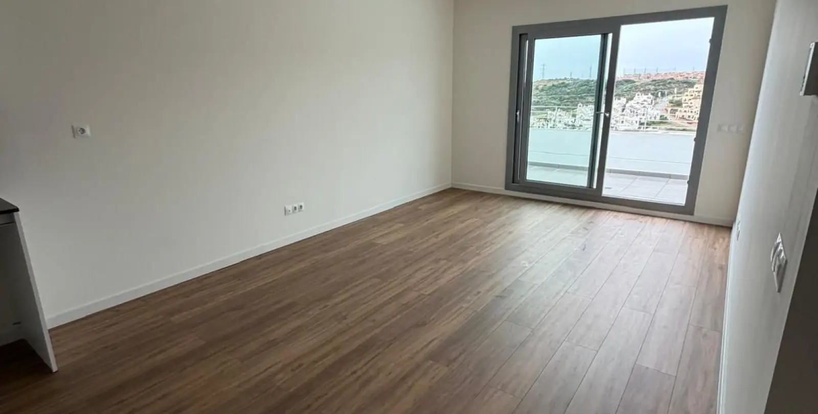 Продажа апартаментов на среднем этаже в Estepona 4
