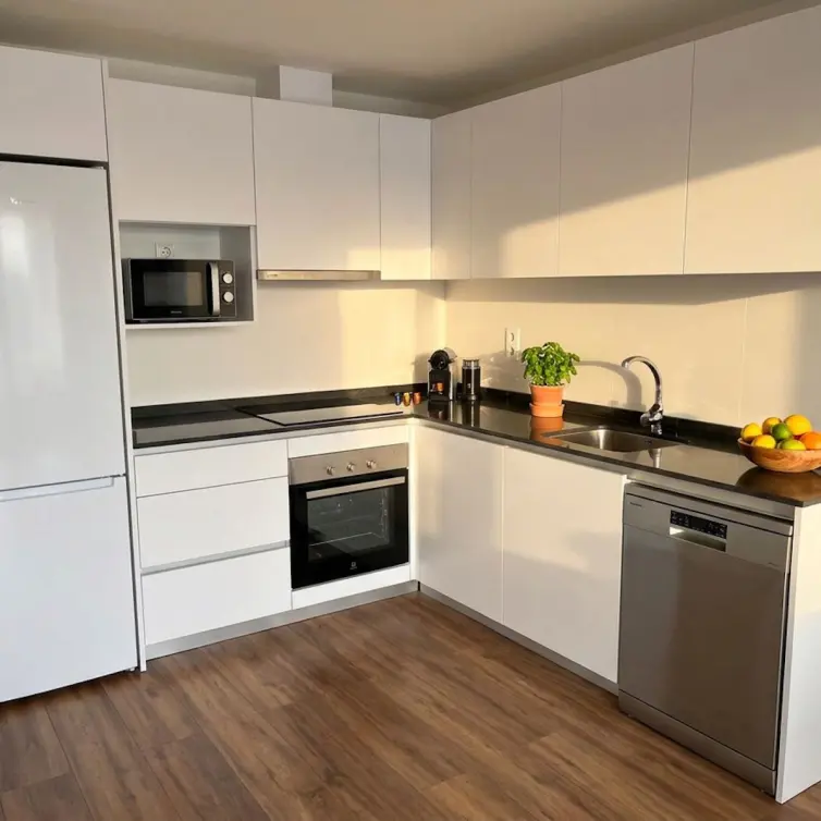 Sale of middle floor apartment in Estepona