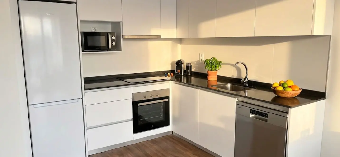 Sale of middle floor apartment in Estepona 4