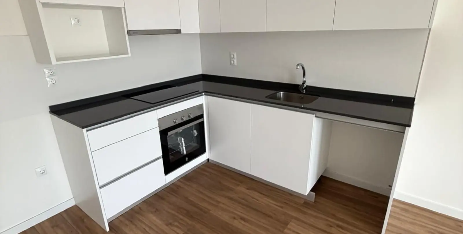 Продажа апартаментов на среднем этаже в Estepona 6
