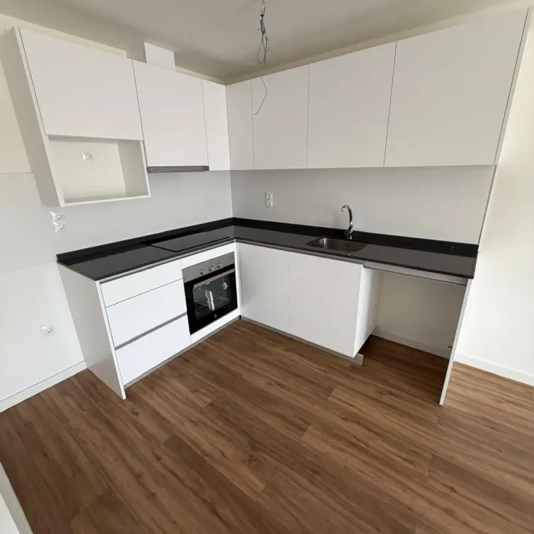 Sale of middle floor apartment in Estepona