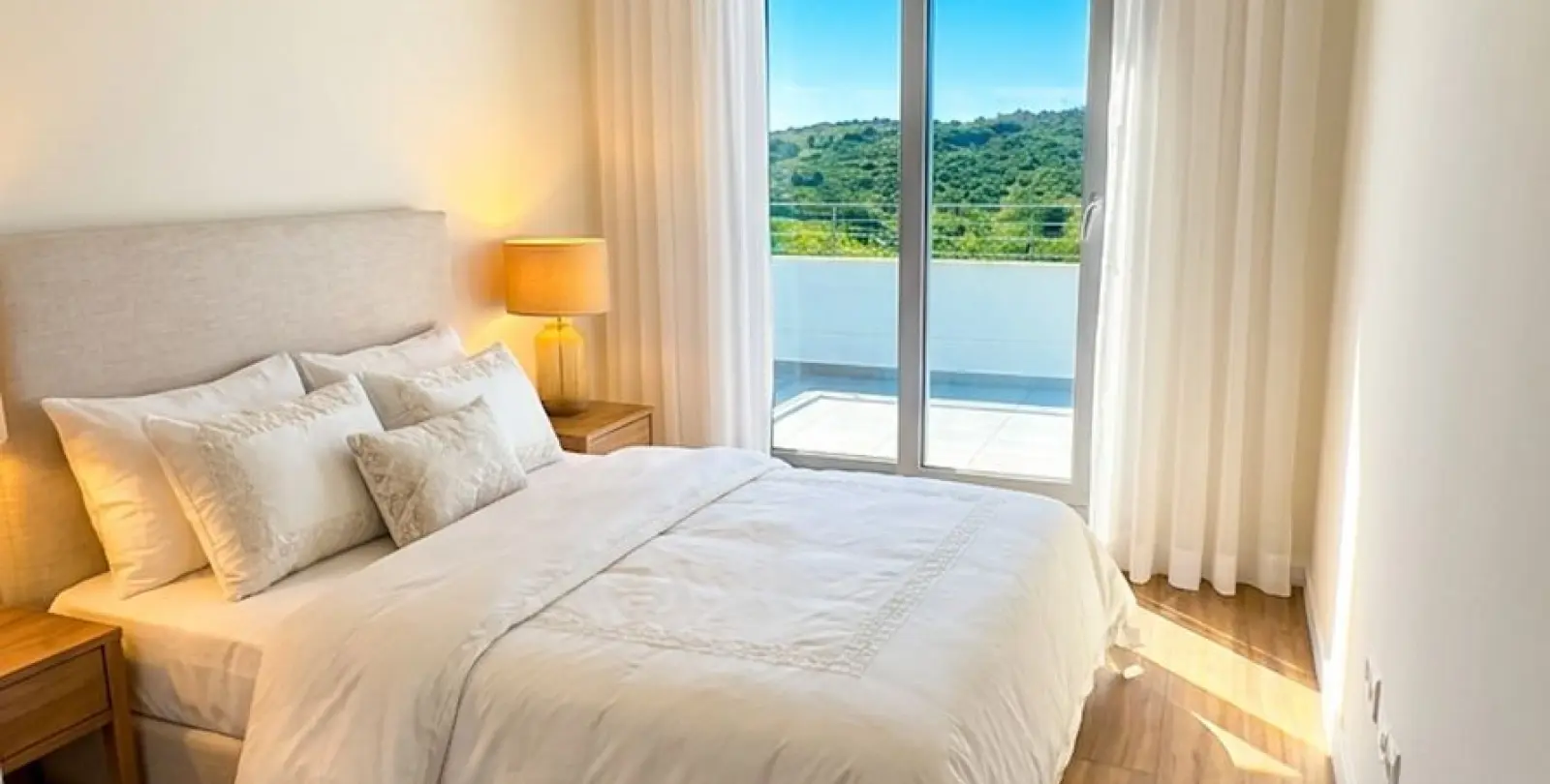 Продажа апартаментов на среднем этаже в Estepona 9