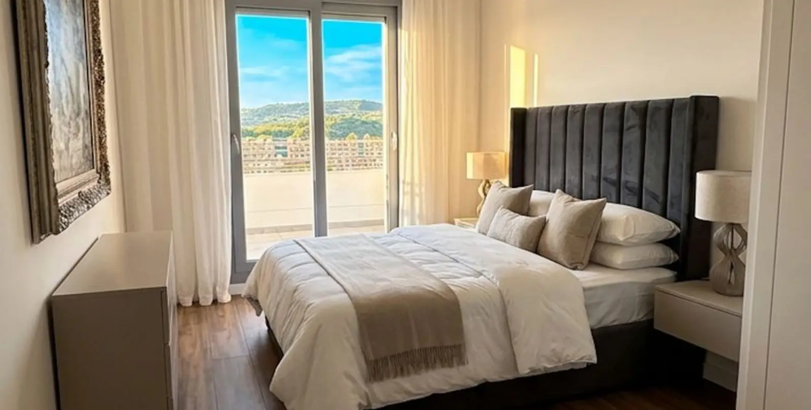 Продажа апартаментов на среднем этаже в Estepona 11