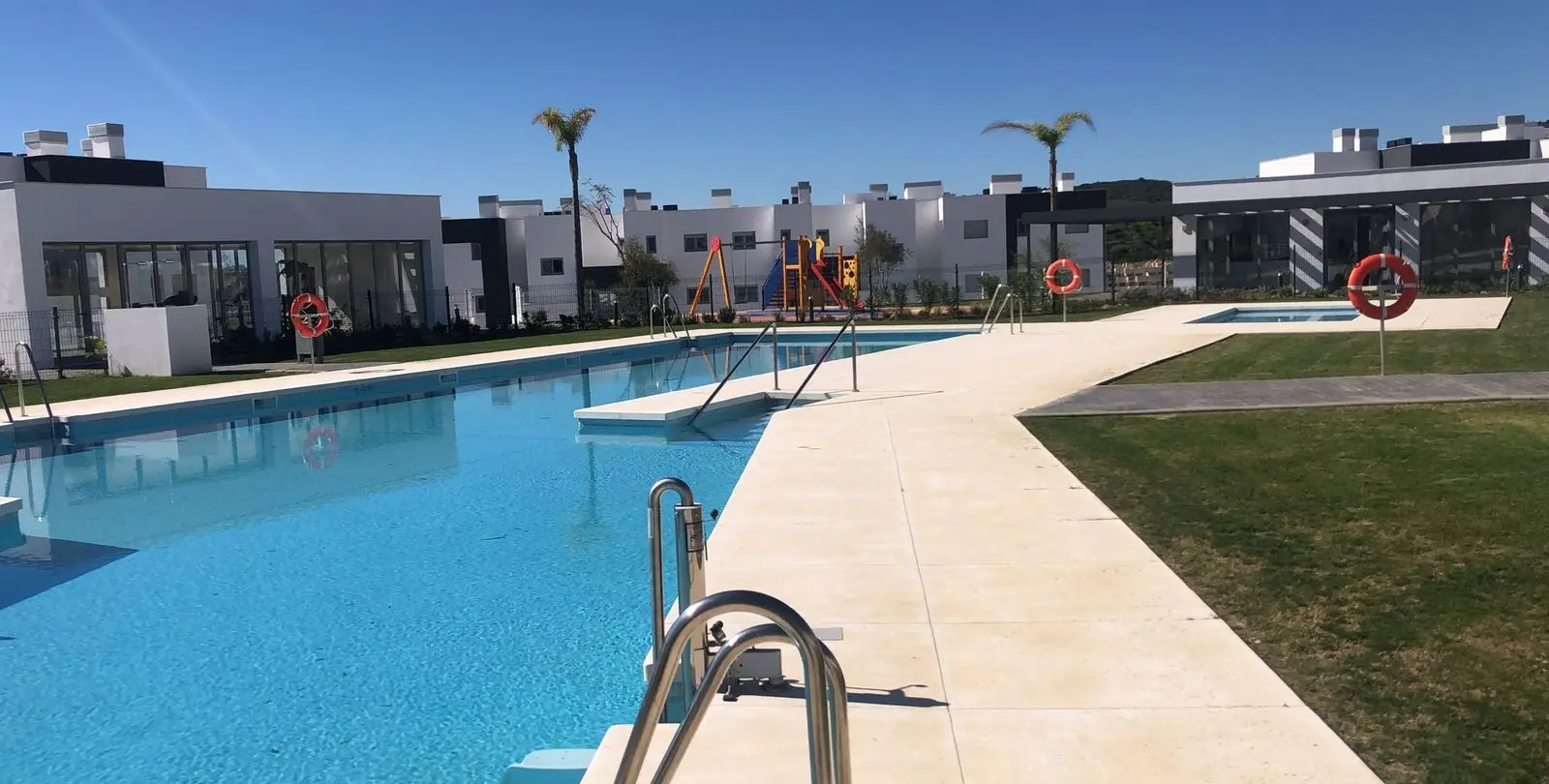 Продажа апартаментов на среднем этаже в Estepona 29