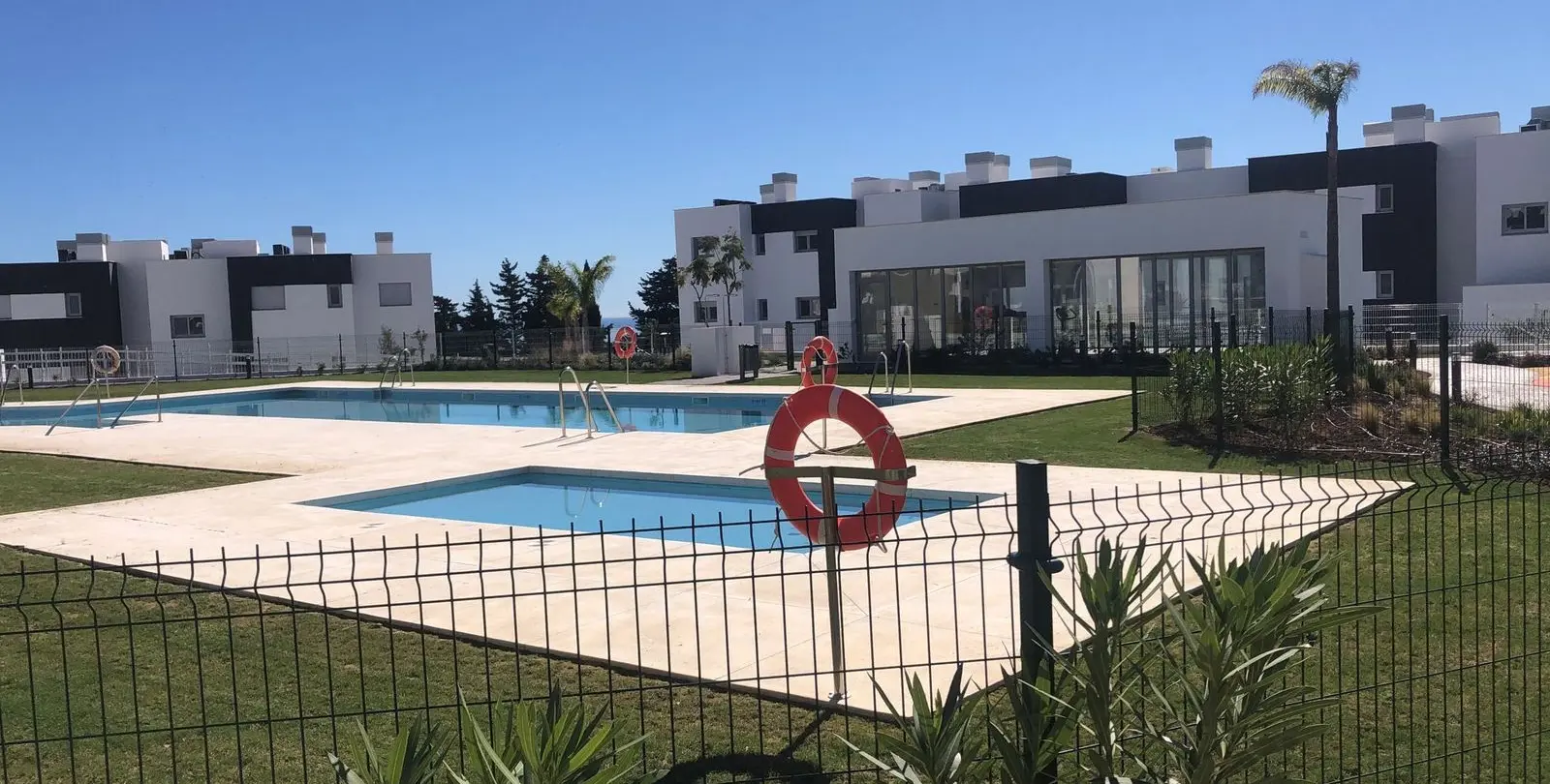 Продажа апартаментов на среднем этаже в Estepona 30