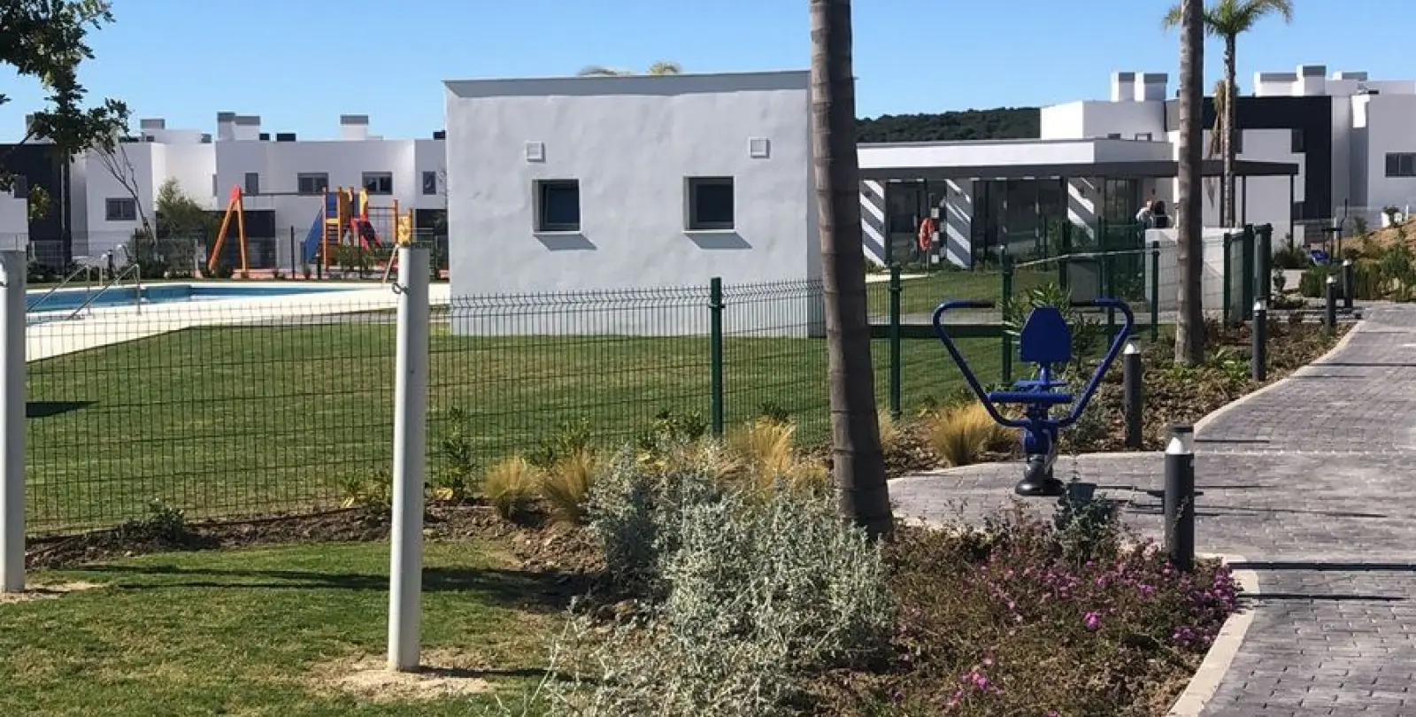 Продажа апартаментов на среднем этаже в Estepona 33
