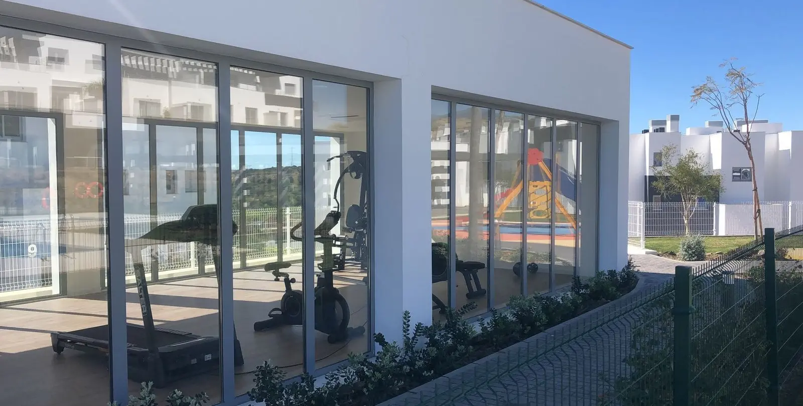 Продажа апартаментов на среднем этаже в Estepona 37
