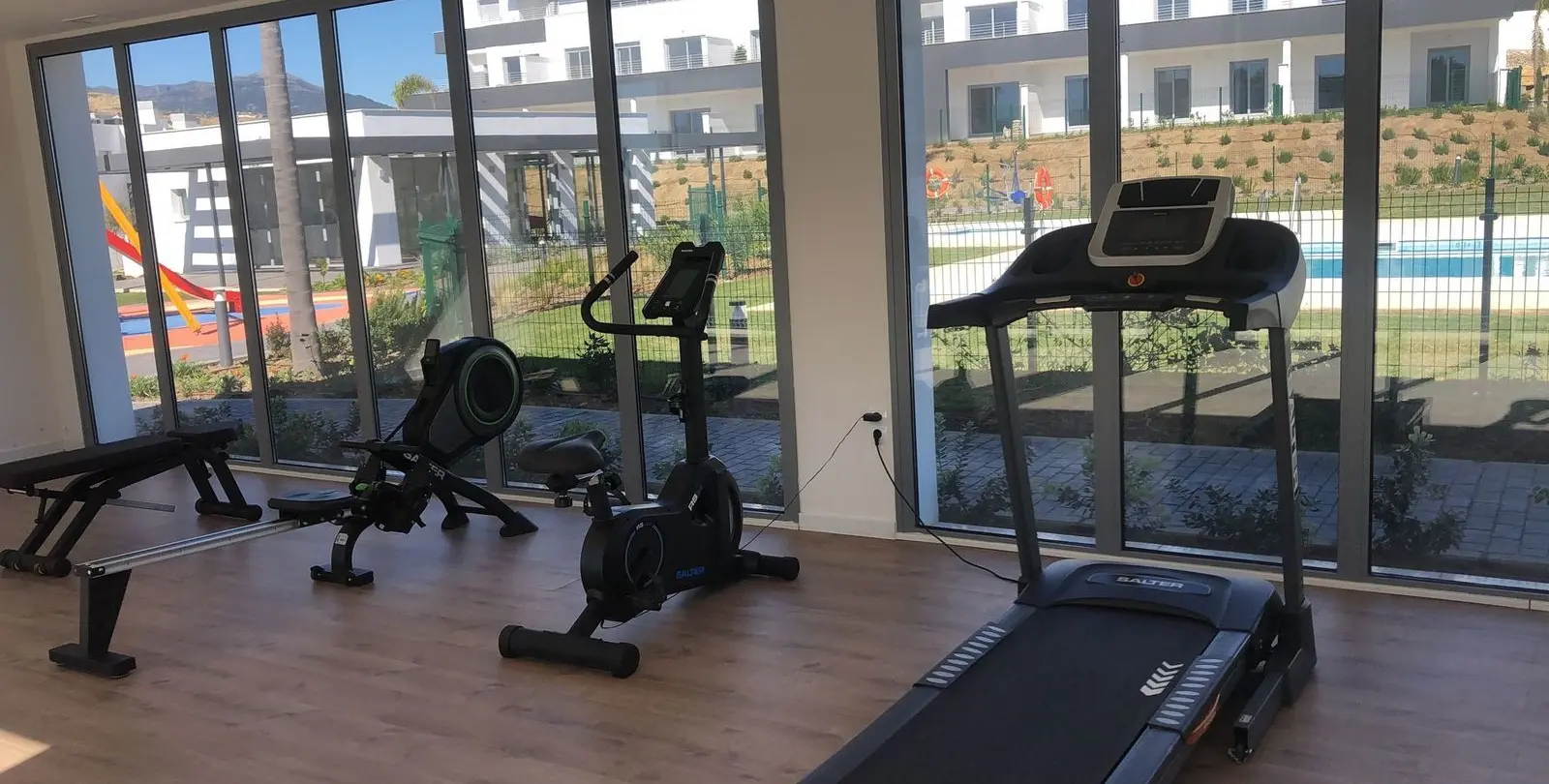 Продажа апартаментов на среднем этаже в Estepona 40