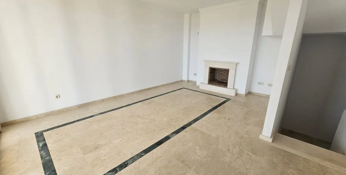 Продажа таунхауса в Doña Julia 19