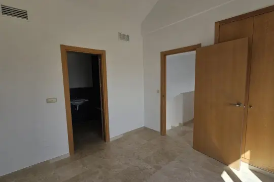 Image 7 thumb
