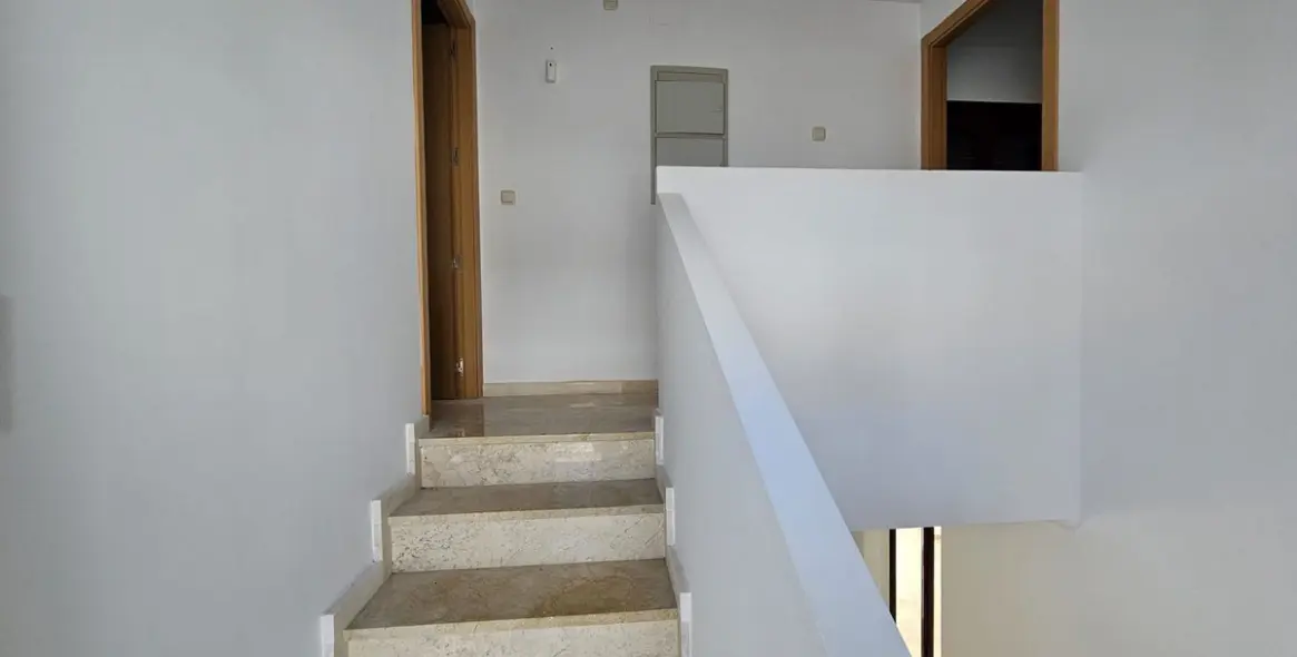 Продажа таунхауса в Doña Julia 6