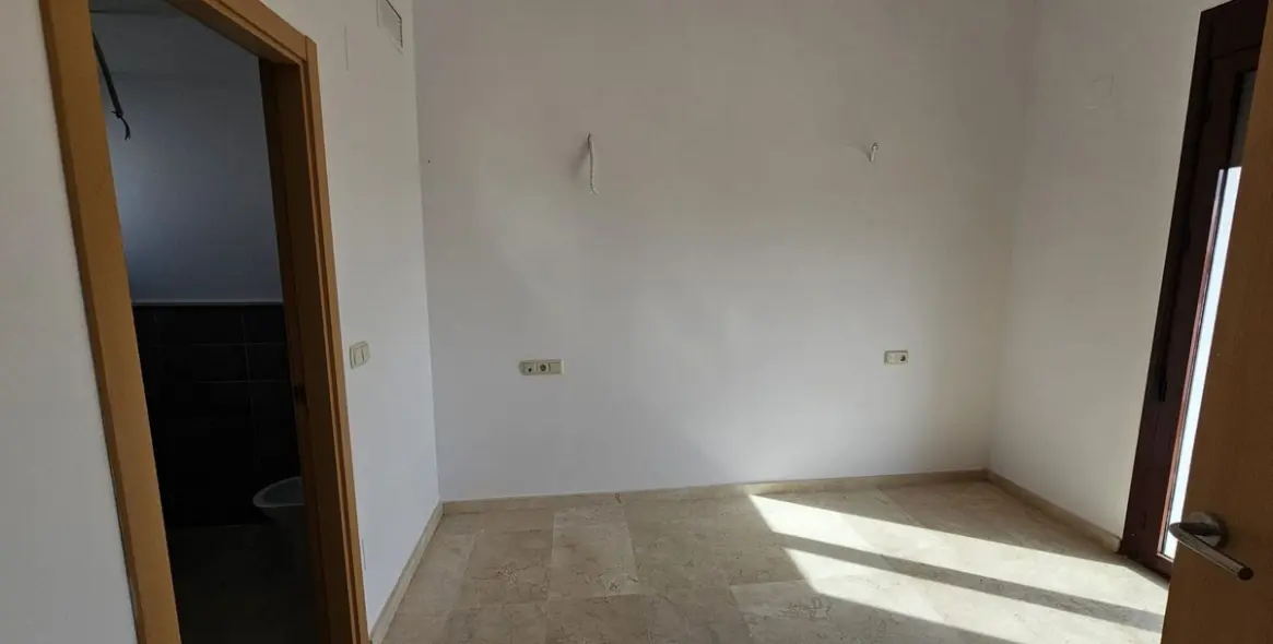 Продажа таунхауса в Doña Julia 7