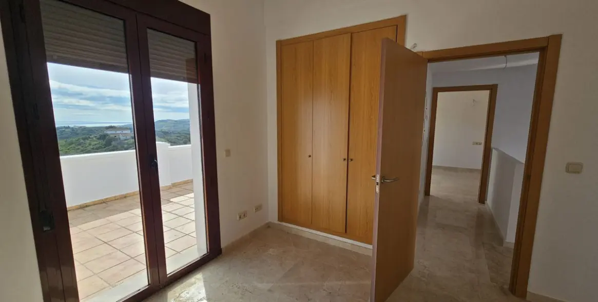 Продажа таунхауса в Doña Julia 8