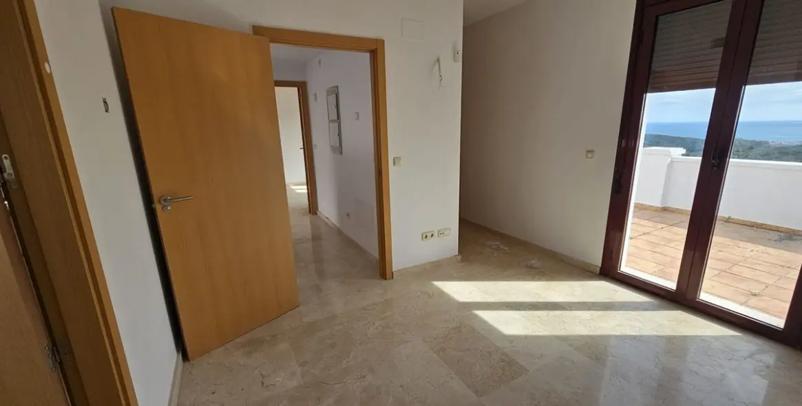 Продажа таунхауса в Doña Julia 13