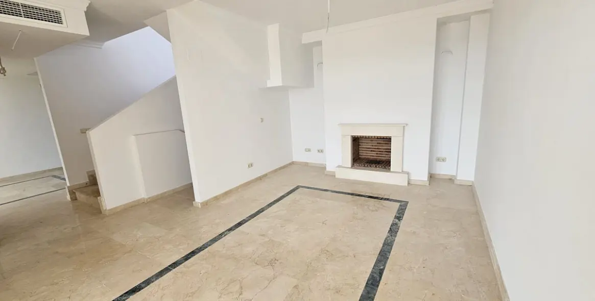 Sale of townhouse in Doña Julia 21