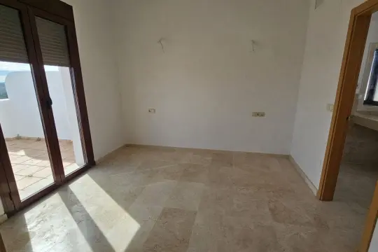 Image 12 thumb