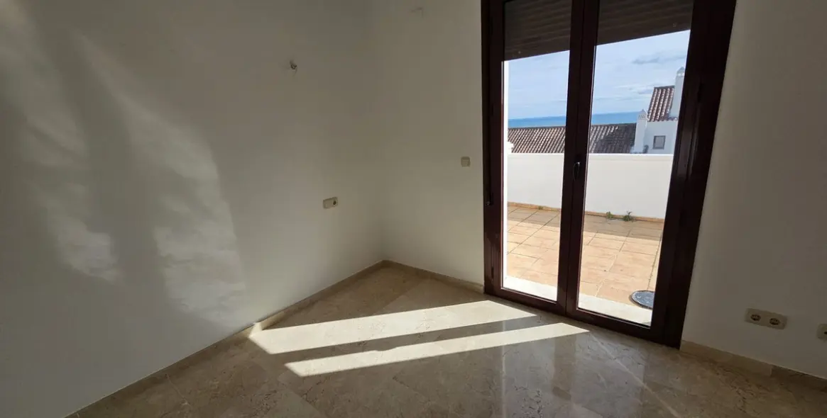 Продажа таунхауса в Doña Julia 19