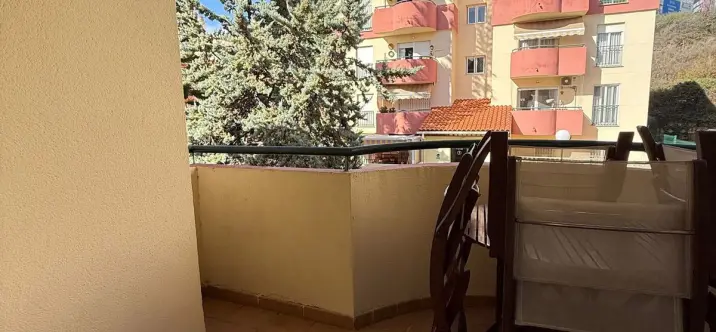 Venta de apartamento en planta media en Marbella 0