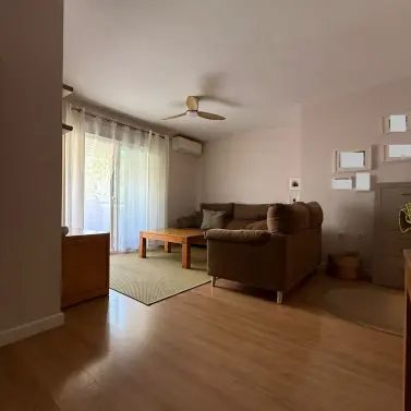 Venta de apartamento en planta media en Marbella